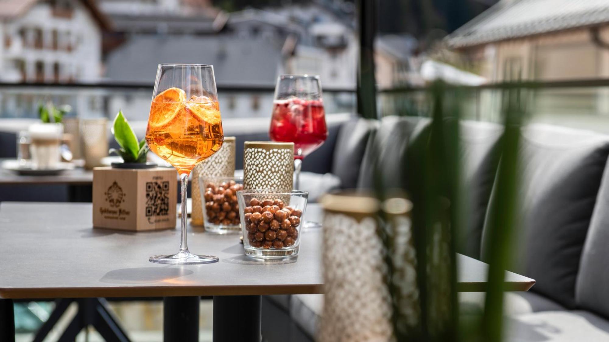 Hotel Goldener Adler - Im Sommer Silvretta Card Premium Inkludiert イシュグル エクステリア 写真