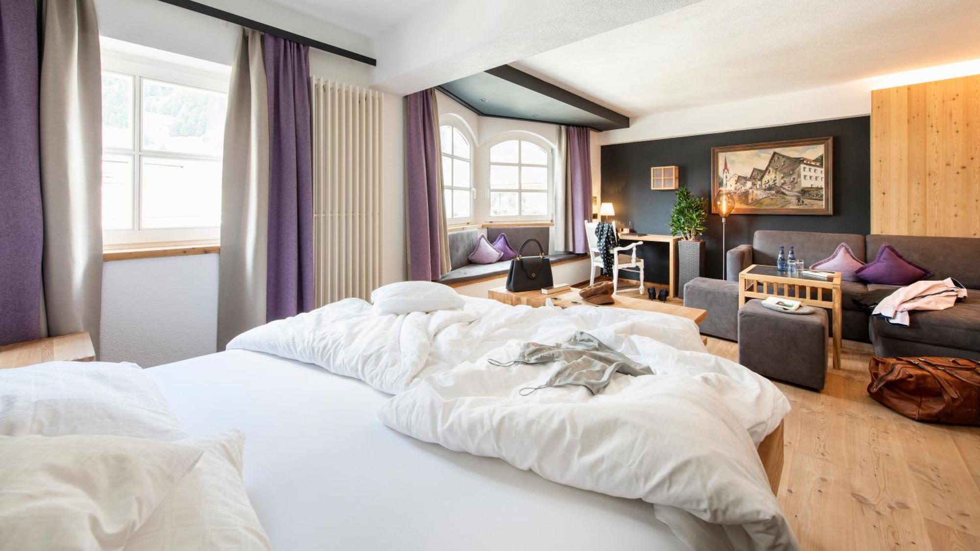 Hotel Goldener Adler - Im Sommer Silvretta Card Premium Inkludiert イシュグル エクステリア 写真