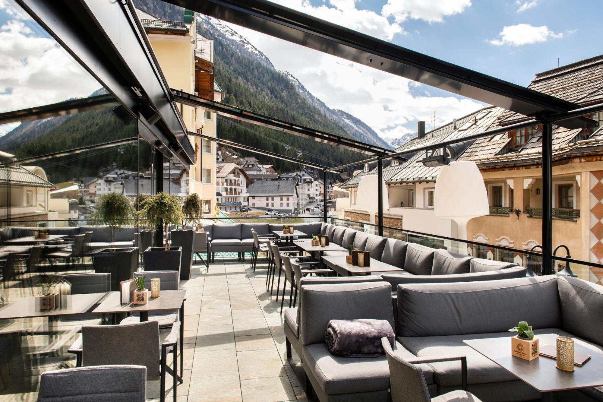 Hotel Goldener Adler - Im Sommer Silvretta Card Premium Inkludiert イシュグル エクステリア 写真