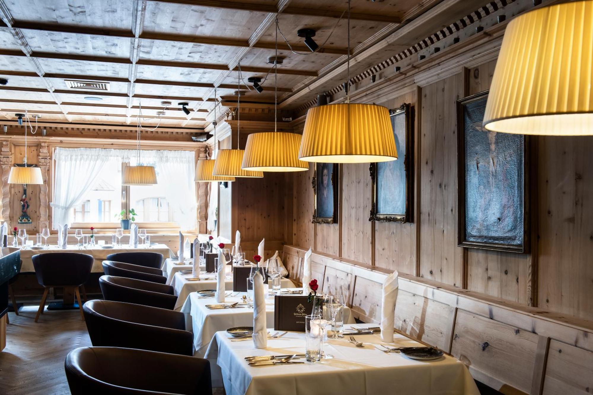 Hotel Goldener Adler - Im Sommer Silvretta Card Premium Inkludiert イシュグル エクステリア 写真