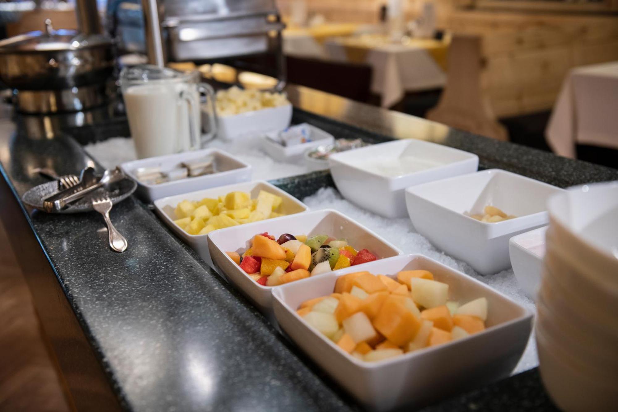 Hotel Goldener Adler - Im Sommer Silvretta Card Premium Inkludiert イシュグル エクステリア 写真
