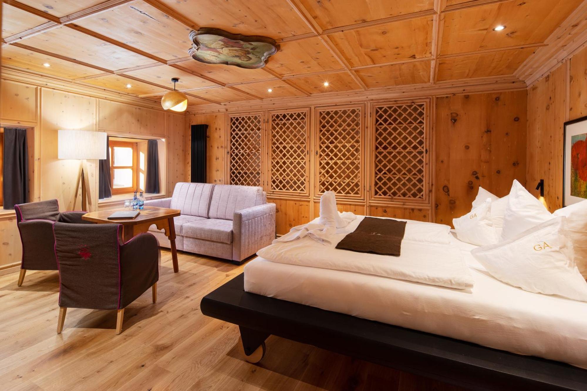 Hotel Goldener Adler - Im Sommer Silvretta Card Premium Inkludiert イシュグル エクステリア 写真