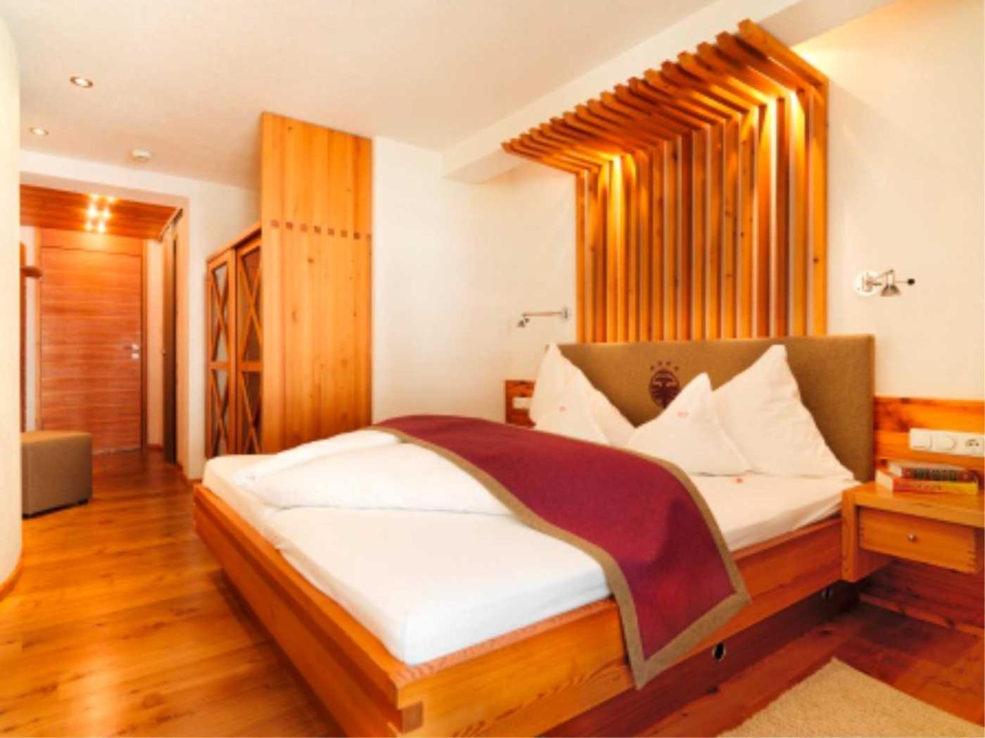 Hotel Goldener Adler - Im Sommer Silvretta Card Premium Inkludiert イシュグル エクステリア 写真