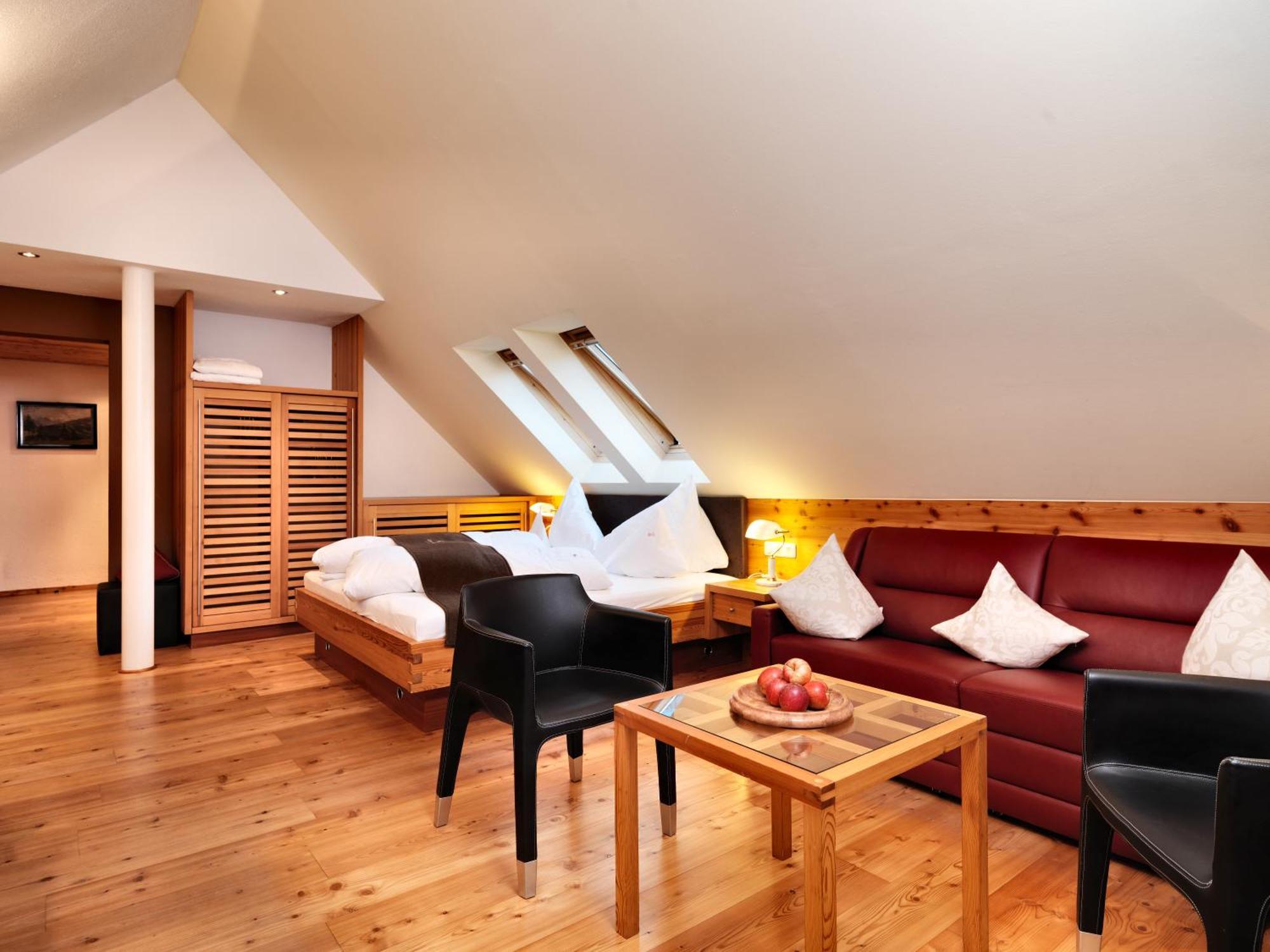 Hotel Goldener Adler - Im Sommer Silvretta Card Premium Inkludiert イシュグル エクステリア 写真