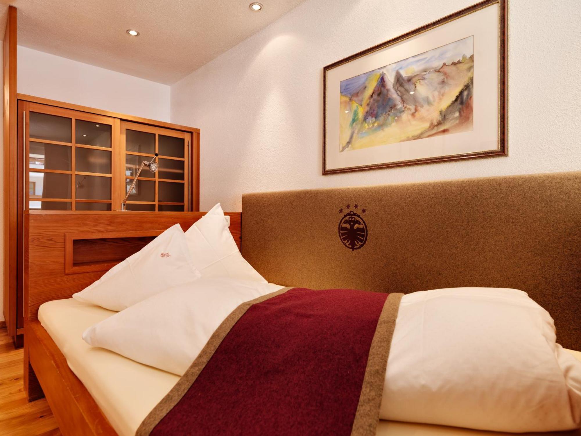 Hotel Goldener Adler - Im Sommer Silvretta Card Premium Inkludiert イシュグル エクステリア 写真