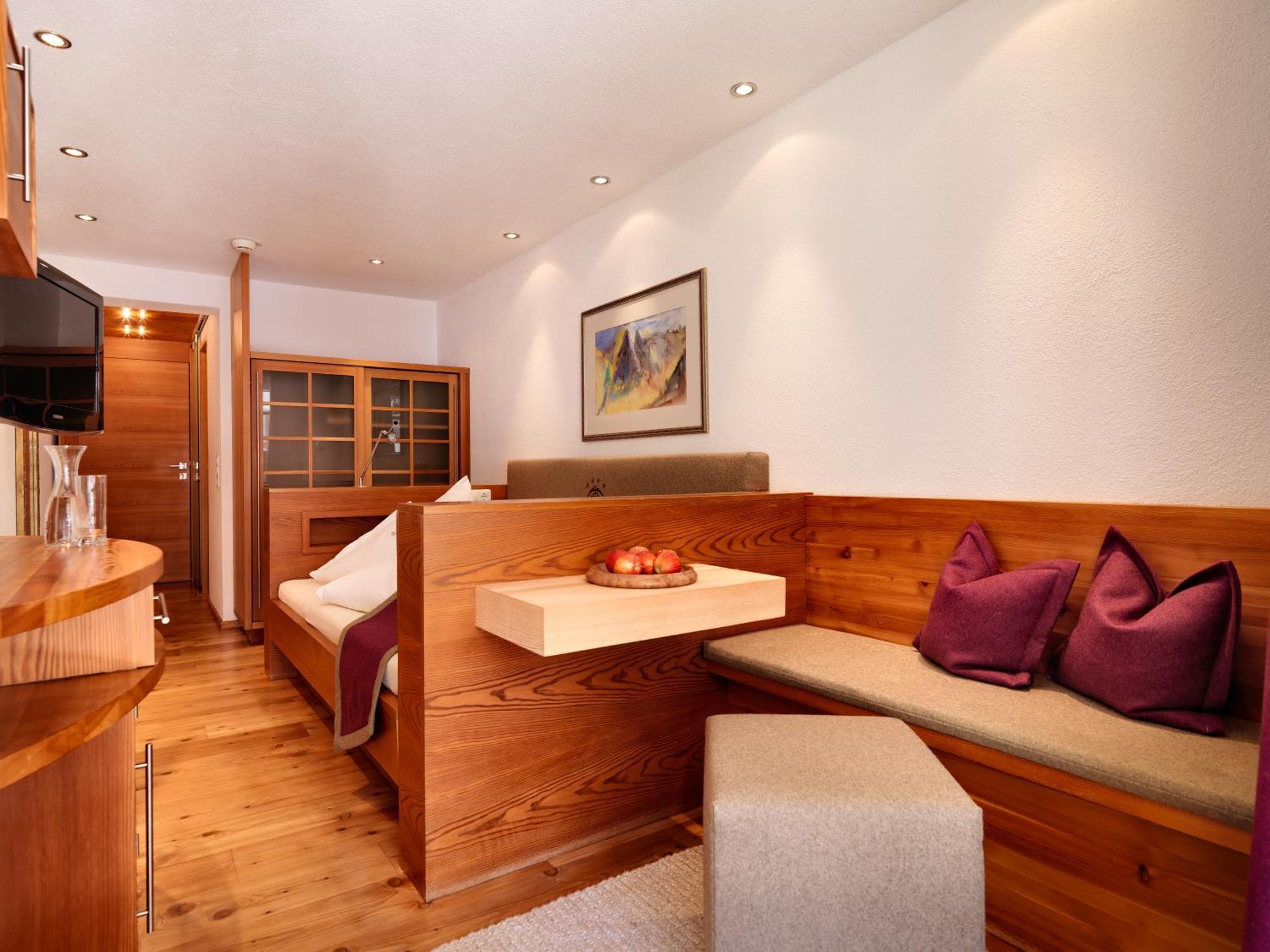 Hotel Goldener Adler - Im Sommer Silvretta Card Premium Inkludiert イシュグル エクステリア 写真