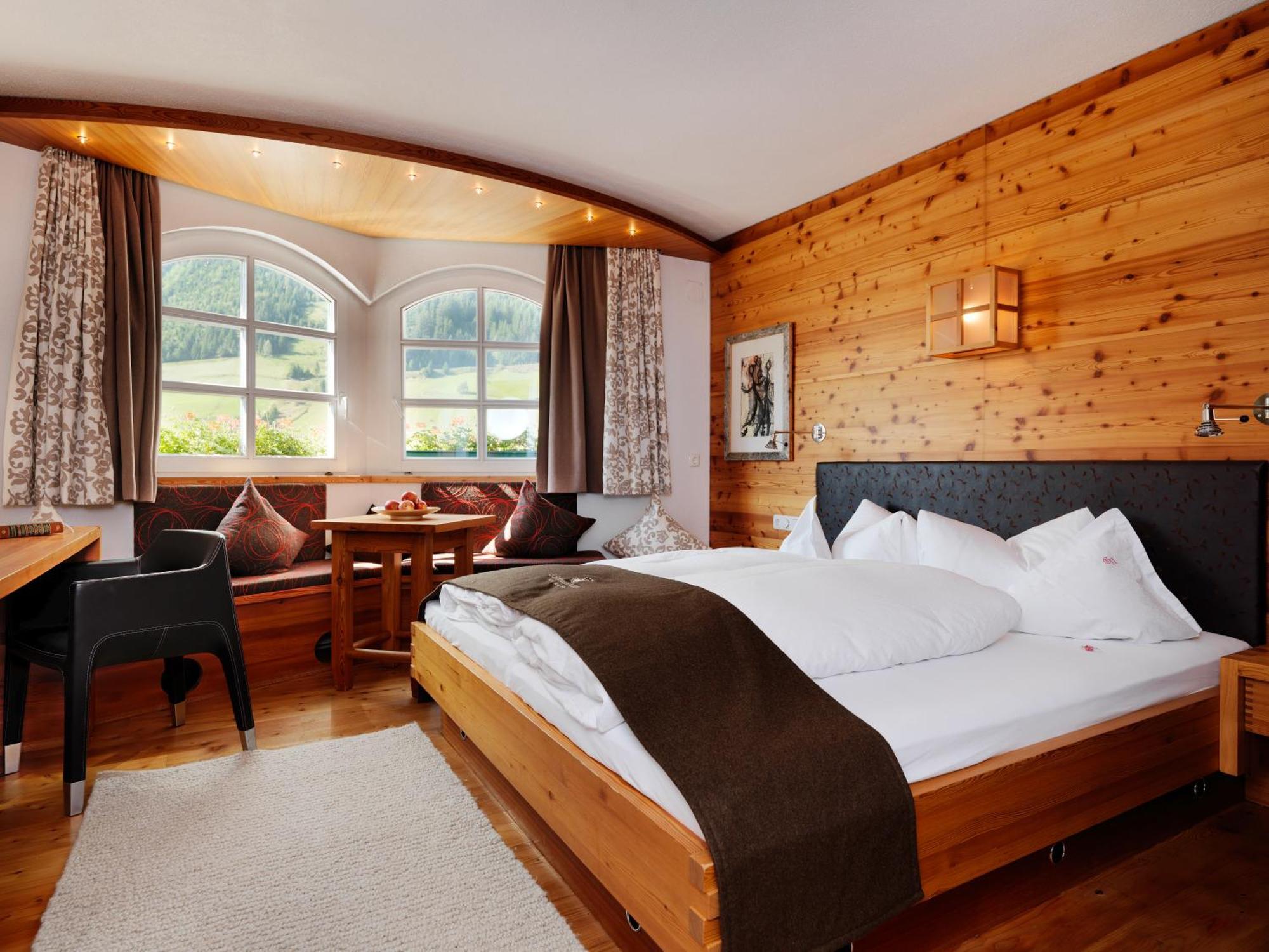 Hotel Goldener Adler - Im Sommer Silvretta Card Premium Inkludiert イシュグル エクステリア 写真