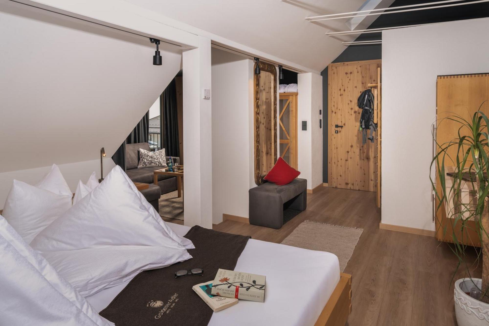 Hotel Goldener Adler - Im Sommer Silvretta Card Premium Inkludiert イシュグル エクステリア 写真
