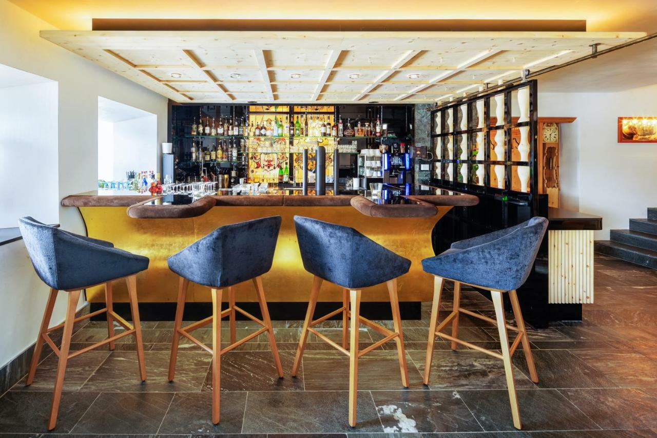 Hotel Goldener Adler - Im Sommer Silvretta Card Premium Inkludiert イシュグル エクステリア 写真