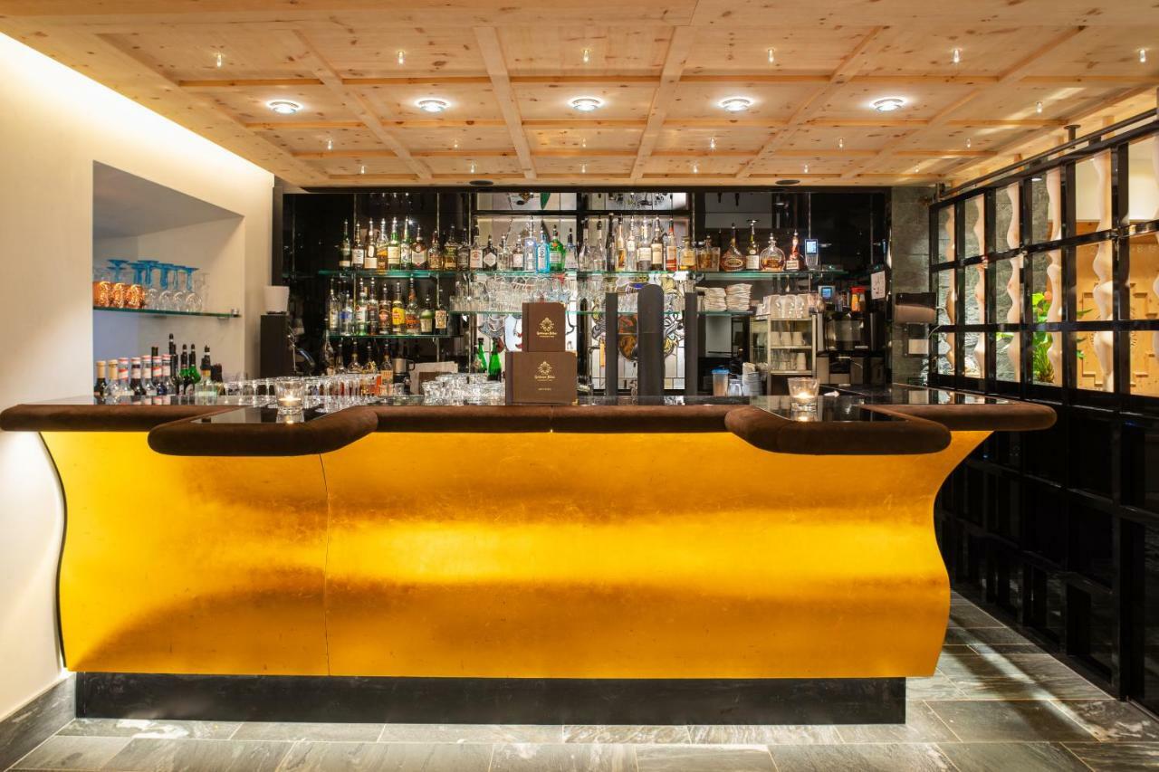 Hotel Goldener Adler - Im Sommer Silvretta Card Premium Inkludiert イシュグル エクステリア 写真